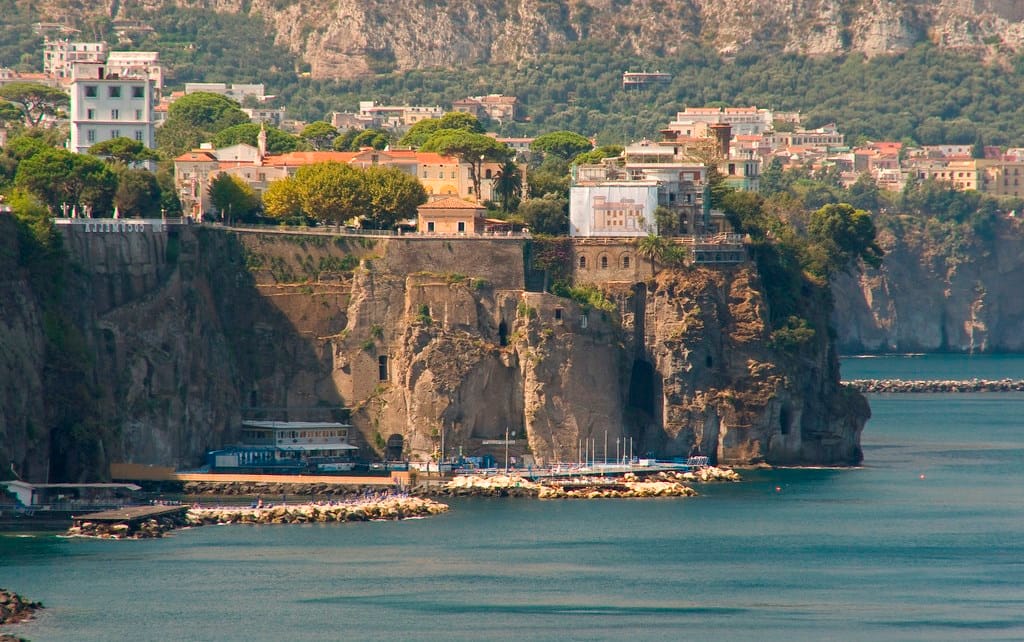 Getting around Sorrento through the best tour service post thumbnail image